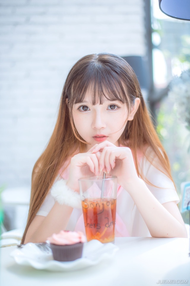 我的心是颗冰糖山楂，甜也为你，酸也为你。能一口咬上来吗，然后我好偷偷抱紧你。